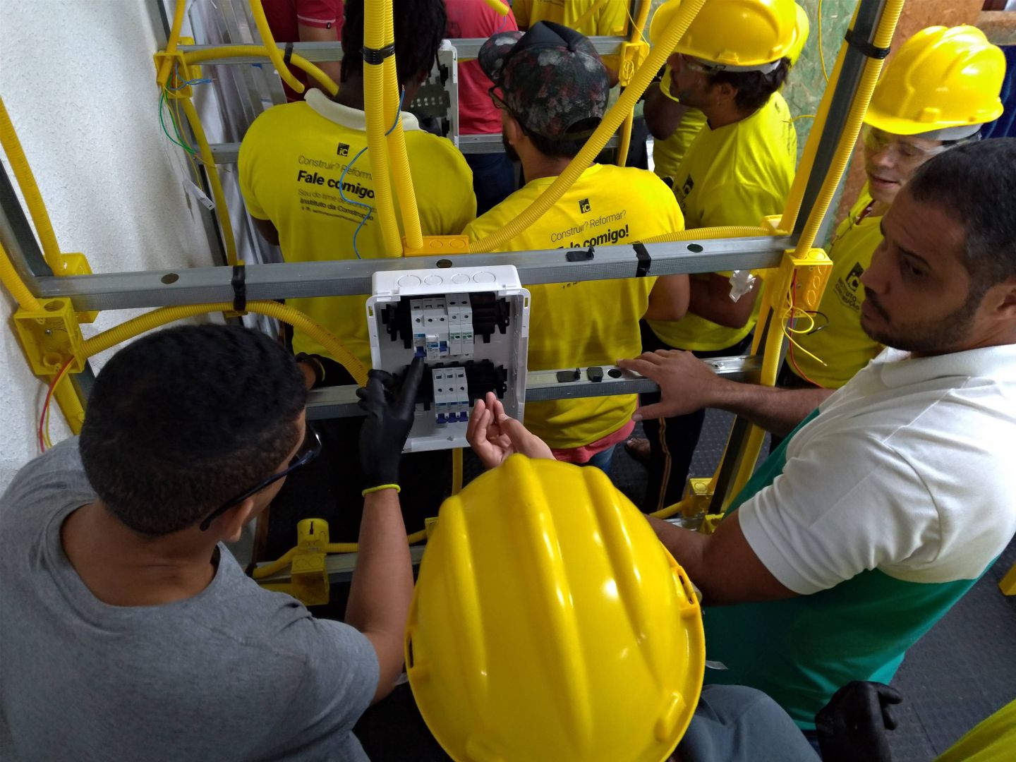 Curitiba – Curso NR10 – Segurança em Trabalhos Elétricos